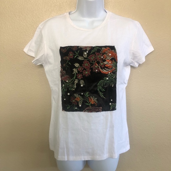 Zara W / B Velvet Patch Embroidered Floral and Pearls Details Short Sleeves Top - Picture 2 of 9